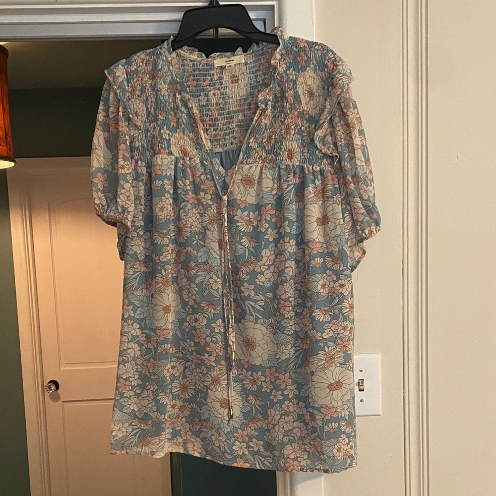 Entro Floral Blouse in Blue and Cream